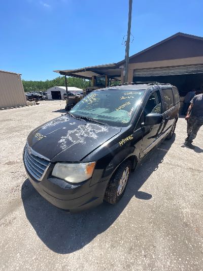 2010 Chrysler Town & Country Location - Chrysler - Row 45 - Stock # H51936