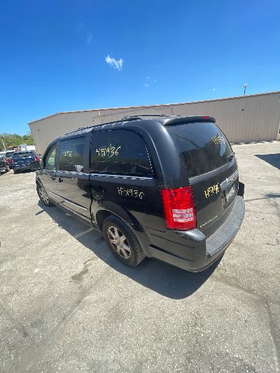 2010 Chrysler Town & Country Location - Chrysler - Row 45 - Stock # H51936