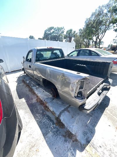 2001 Chevrolet Silverado 1500 Location - Large Trucks & Vans - Row 24 - Stock # H51951
