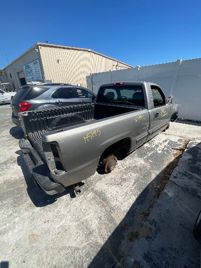 2001 Chevrolet Silverado 1500 Location - Large Trucks & Vans - Row 24 - Stock # H51951
