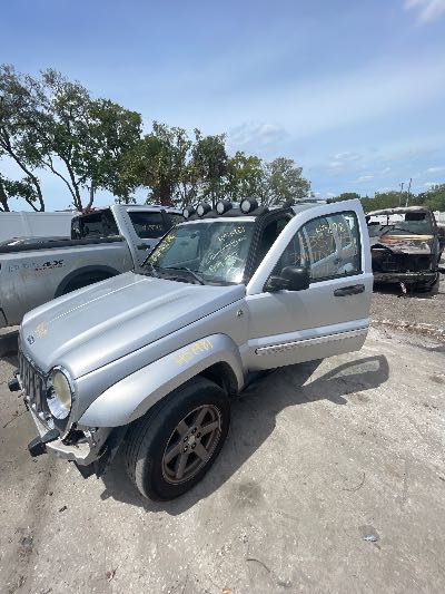 2006 Jeep Liberty Location - Chrysler - Row 45 - Stock # H51981