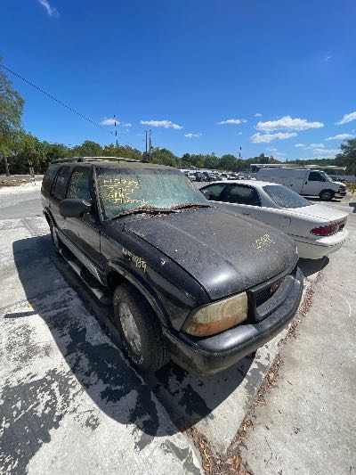 2001 GMC Jimmy Location - GM - Row 28 - Stock # H51989