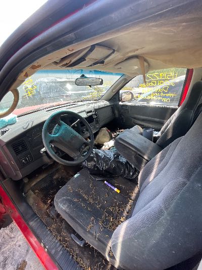 2001 Dodge Dakota Location - Large Trucks & Vans - Row 25 - Stock # H51977