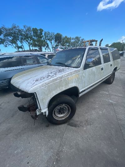 1999 Chevrolet Suburban Location - Large Trucks & Vans - Row 25 - Stock # H52090