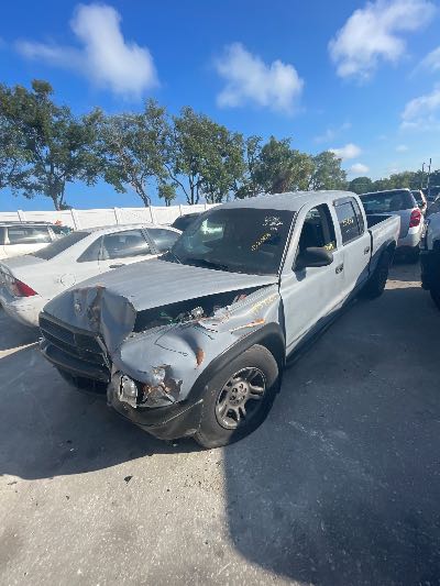 2004 Dodge Dakota Location - Large Trucks & Vans - Row 26 - Stock # H52068