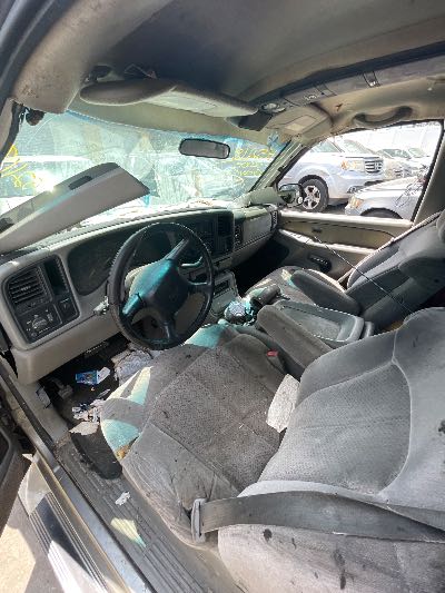 2000 Chevrolet Silverado 1500 Location - Large Trucks & Vans - Row 26 - Stock # H52118