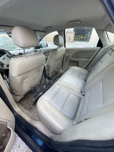 2005 Ford Five Hundred Location - Ford - Row 35 - Stock # H52023