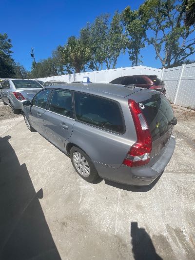 2005 Volvo V50 Location - Imports - Row 1 - Stock # H52112