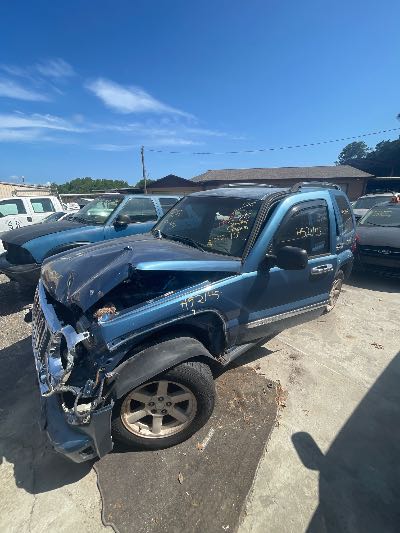 2005 Jeep Liberty Location - Chrysler - Row 46 - Stock # H52145