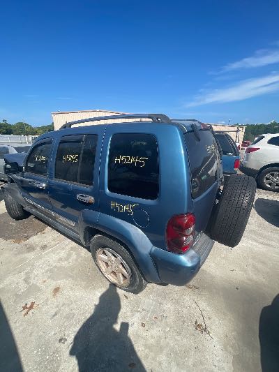 2005 Jeep Liberty Location - Chrysler - Row 46 - Stock # H52145