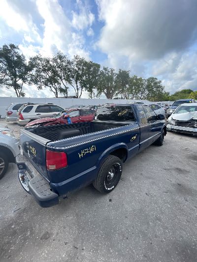 2000 Chevrolet S10 Pickup Location - GM - Row 31 - Stock # H52161