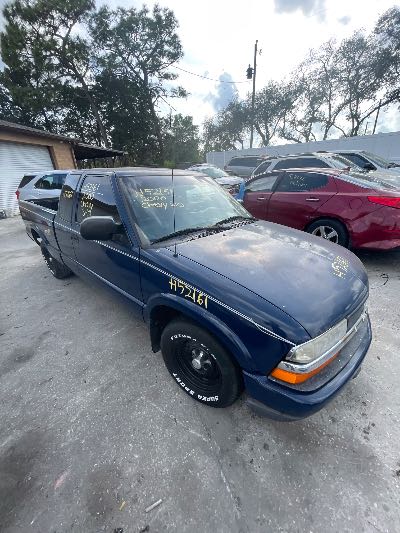 2000 Chevrolet S10 Pickup Location - GM - Row 31 - Stock # H52161