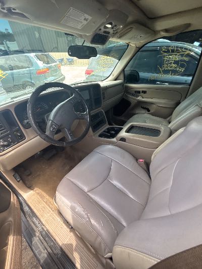 2004 Chevrolet Suburban Location - Large Trucks & Vans - Row 26 - Stock # H52193