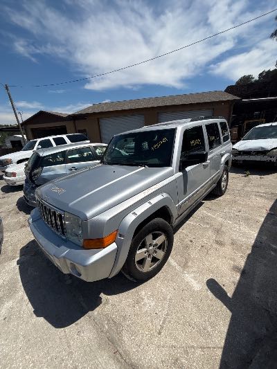 2006 Jeep Commander Location - Chrysler - Row 47 - Stock # H52201