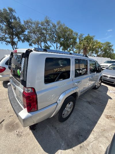 2006 Jeep Commander Location - Chrysler - Row 47 - Stock # H52201