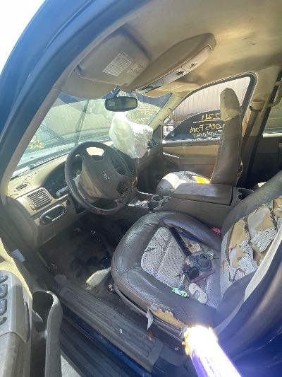 2005 Ford Explorer Location - Ford - Row 37 - Stock # H52211