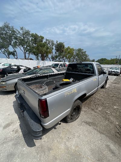 1996 Chevrolet C/K 1500 Location - Large Trucks & Vans - Row 28 - Stock # H52258