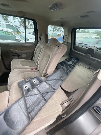 2004 Ford Explorer Location - Ford - Row 25 - Stock # H52304