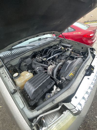 2004 Ford Explorer Location - Ford - Row 25 - Stock # H52304