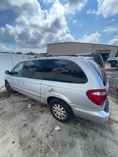 2002 Chrysler Town & Country Location - Chrysler - Row 39 - Stock # H52294
