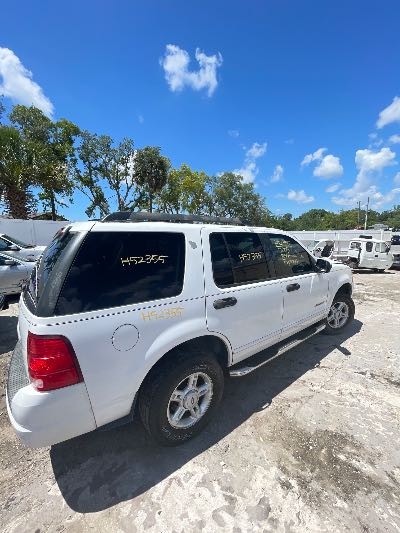 2005 Ford Explorer Location - Ford - Row 26 - Stock # H52355