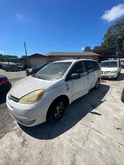 2004 Toyota Sienna Location - Imports - Row 32 - Stock # H52394