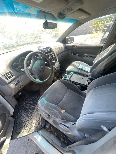 2004 Toyota Sienna Location - Imports - Row 32 - Stock # H52394