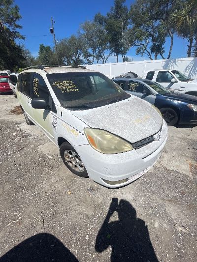 2004 Toyota Sienna Location - Imports - Row 32 - Stock # H52394