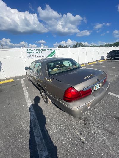 2004 Mercury Grand Marquis Location - Ford - Row 27 - Stock # H52405