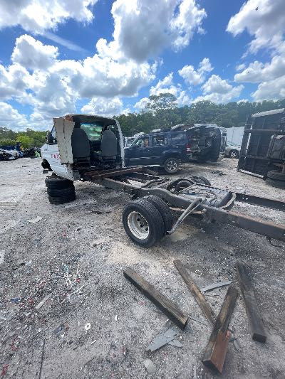 2006 Ford Econoline Commercial Cutaway Location - Large Trucks & Vans - Row 34 - Stock # H52132