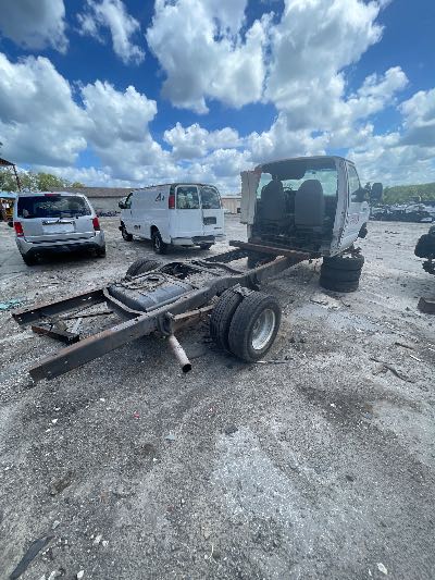 2006 Ford Econoline Commercial Cutaway Location - Large Trucks & Vans - Row 34 - Stock # H52132