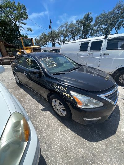 2014 Nissan Altima Location - Imports - Row 44 - Stock # H52429