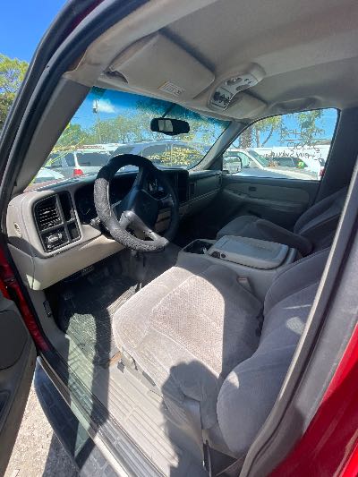 2000 Chevrolet Suburban Location - Large Trucks & Vans - Row 49 - Stock # H52452