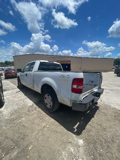 2006 Ford F-150 Location - Large Trucks & Vans - Row 36 - Stock # H52496
