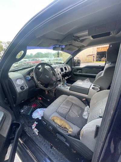 2005 Ford F-150 Location - Large Trucks & Vans - Row 31 - Stock # H52494