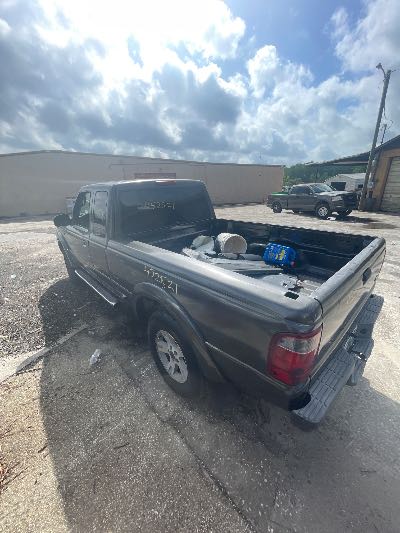 2004 Ford Ranger Location - Ford - Row 28 - Stock # H52521