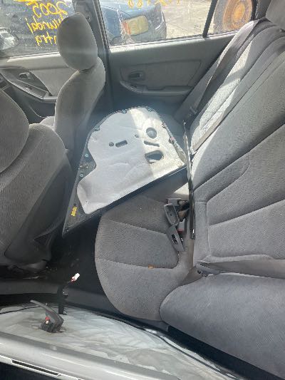 2005 Hyundai Elantra Location - Imports - Row 2 - Stock # H52488