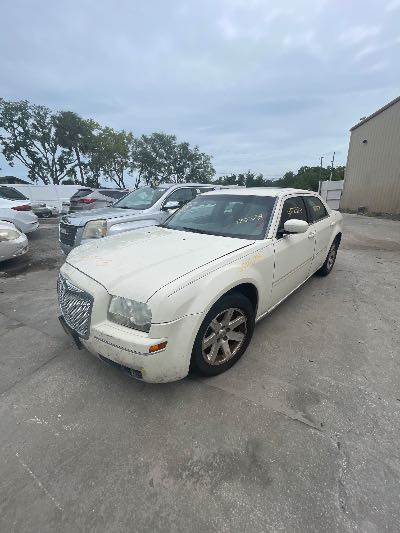 2006 Chrysler 300 Location - Chrysler - Row 41 - Stock # H52573