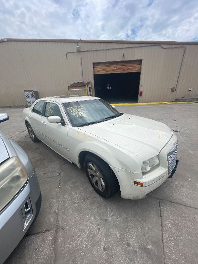 2006 Chrysler 300 Location - Chrysler - Row 41 - Stock # H52573