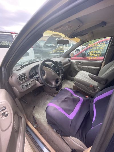 2002 Dodge Grand Caravan Location - Chrysler - Row 41 - Stock # H52580
