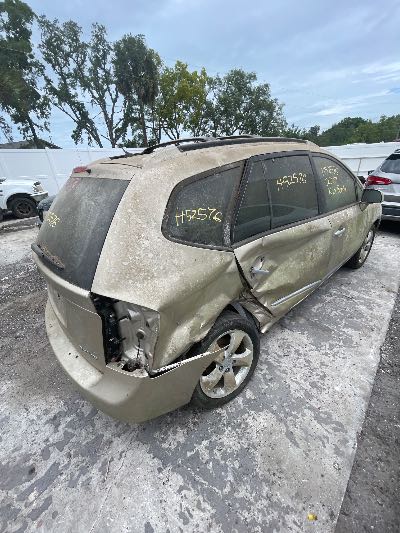 2007 Kia Rondo Location - Imports - Row 6 - Stock # H52576