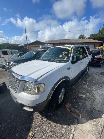 2004 Ford Expedition Location - Large Trucks & Vans - Row 31 - Stock # H52540