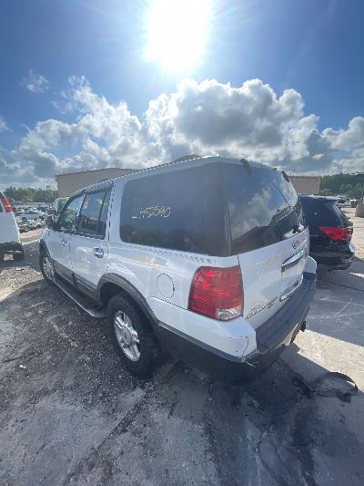 2004 Ford Expedition Location - Large Trucks & Vans - Row 31 - Stock # H52540