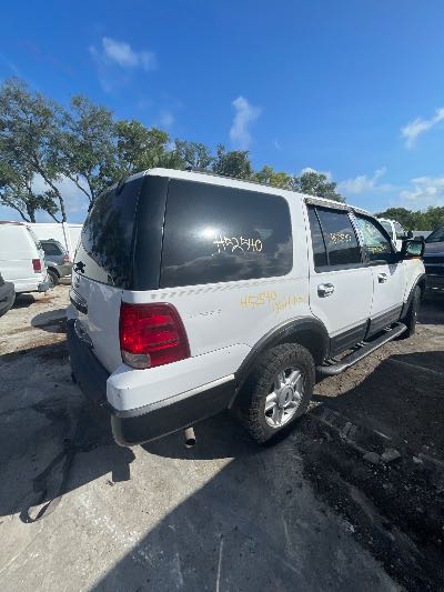 2004 Ford Expedition Location - Large Trucks & Vans - Row 31 - Stock # H52540