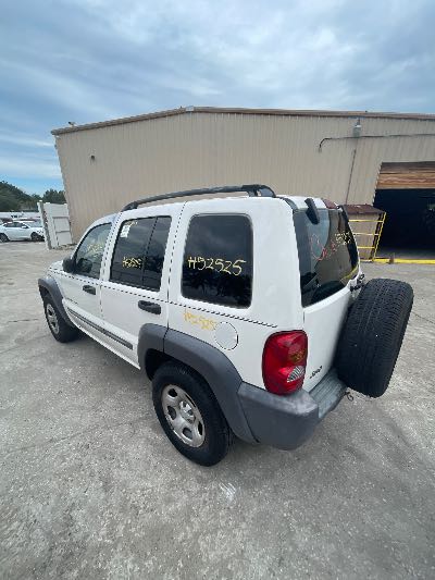 2002 Jeep Liberty Location - Chrysler - Row 42 - Stock # H52525