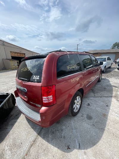 2009 Chrysler Town & Country Location - Chrysler - Row 42 - Stock # H52613