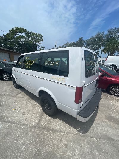 2000 Chevrolet Astro Passenger Location - GM - Row 40 - Stock # H52615