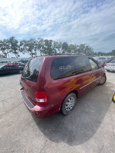 2004 Kia Sedona Location - Imports - Row 9 - Stock # H52619