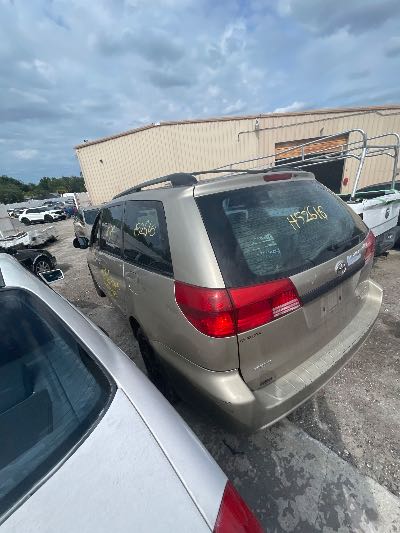 2005 Toyota Sienna Location - Imports - Row 7 - Stock # H52616