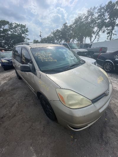 2005 Toyota Sienna Location - Imports - Row 7 - Stock # H52616